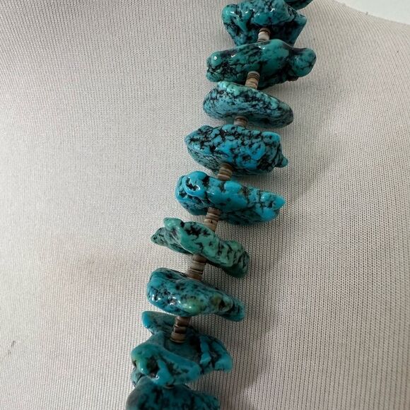 Vintage 1940s Kingman Turquoise Nugget Heishi Bead
Necklace - Picture 11 of 12
